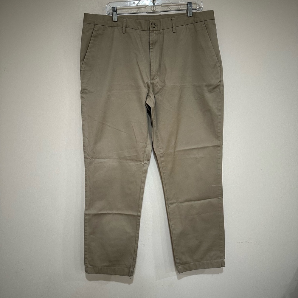 Men’s Michael Kors, cotton khaki tailored fit pants.  Size 36/32